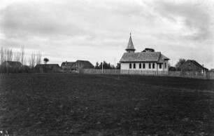 Deutsche Kolonie : Blick auf eine Kirche in einer deutschen Kolonie.
