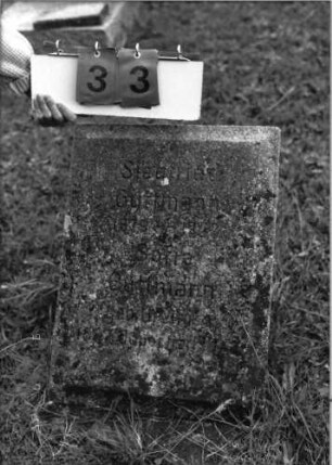 Grabstein 33