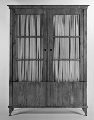 Vitrinenschrank