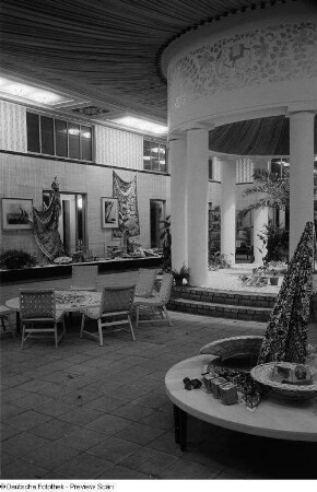 Innenaufnahme des Indischen Pavillons der Leipziger Herbstmesse 1954