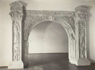 Gute-Hirten-Portal (ehemals in der Klostergasse)