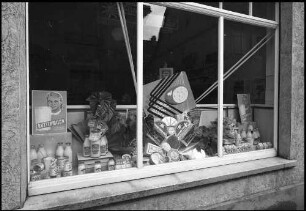 Kenzingen: Schaufenster, schräg