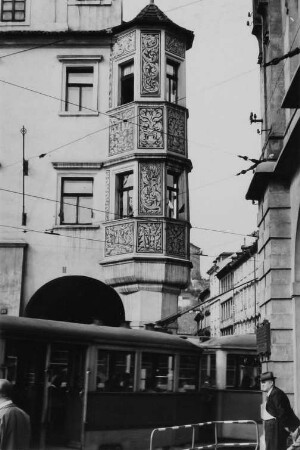 Straßenbahn an der Einmündung zur Letenská