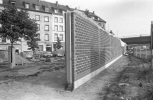 Bau einer Lärmschutzwand bei der Vogesenbrücke für die Anwohner der südlichen Hardtstraße und der Hardtschule
