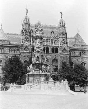 Budapest, Finanzministerium : Budapest. Gebäude des königlich ungarischen Finanzministeriums, Dreifaltigkeitsplatz