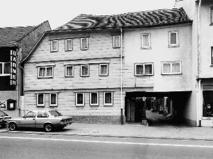 Höchst, Erbacher Straße 16, Erbacher Straße 18