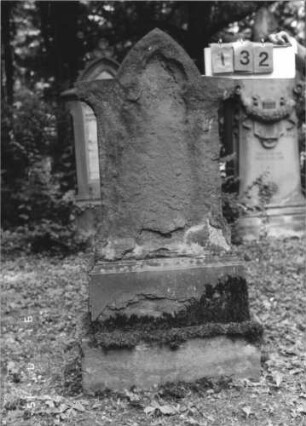 Grabstein 132
