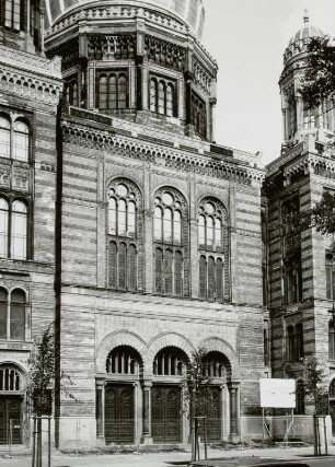 Berlin, Oranienburger Straße. Neue Synagoge (1859-1866, E. Knoblauch)