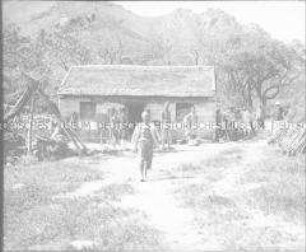 Glasdia von einer Hütte bei "Taitsching kung"