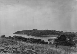 Inseln im Lake Kivu : Blick über das Ufer auf die im Lake Kivu liegenden Inseln