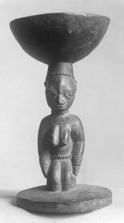 Schale für Ifa-Kerne, kniendes Mädchen der Yoruba