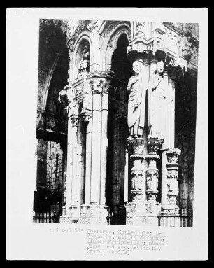 Portalanlage (Nordportal) — Vorhalle des Marienportals — Statue