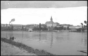 Leitmeritz. Blick über die Elbe zum Burgberg mit Dom