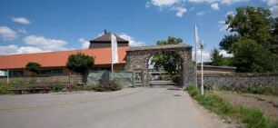 Sachgesamtheit Kolnhäuser Hof; Lich, Hofgut Kolnhausen 24, Hofgut Kolnhausen 43, Hofgut Kolnhausen 42, Hofgut Kolnhausen 41, Hofgut Kolnhausen 40, Hofgut Kolnhausen 39, Hofgut Kolnhausen 38, Hofgut Kolnhausen 37, Hofgut Kolnhausen 36, Hofgut Kolnhausen 35, Hofgut Kolnhausen 34, Hofgut Kolnhausen 28, Hofgut Kolnhausen 27, Hofgut Kolnhausen 26, Hofgut Kolnhausen 25, Hofgut Kolnhausen 1