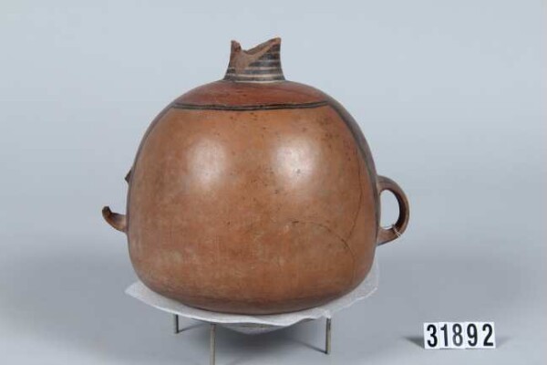 Vessel with handles