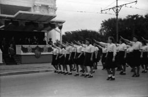 Chisinau: Vorbeimarsch von Jugendorganisationen