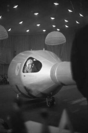 6. Luftwaffenball der Luftwaffengruppe Süd in der Schwarzwaldhalle und Gartenhalle.