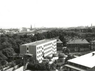 Dresden-Friedrichstadt, Schlachthofring 6. Ehem. Städtischer Vieh- und Schlachthof (1902-1910, H. Erlwein). Blick vom Kessel- und Maschinenhaus über das Gelände
