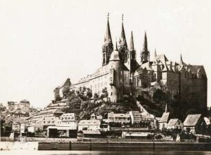 Meißen. Burgberg mit Albrechtsburg und Dom. Blick von der Elbe