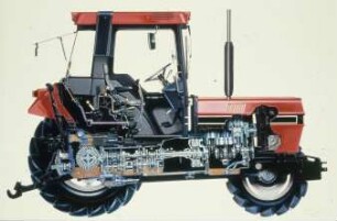 Fotografie: Antriebs- und Anbausystem, Getriebe, Dieselmotor, Fahrantrieb, Traktor