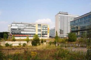 Dresden-Altstadt, Prager Straße 3a und 2c. Geschäftshaus (2001-2002; D. Stoller, W. Herding) und Hotel "Newa" (1968-1970; C. Kaiser, M. Arlt, H. Fuhrmann)