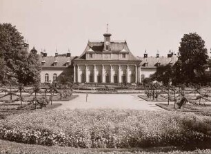 Schloss Pillnitz. Neues Palais, Ansicht vom Park aus