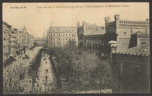 Ansichtskarte Einzug in die Kaserne des 2. Garde-Dragoner-Regiments [1/2]