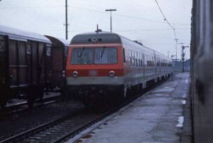 Crailsheim VT 614 010 Bahnsteig