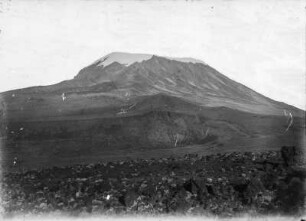 Kibo vom Sattelplateau aus : Der Kibo-Gipfel vom Sattelplateau Kilimandscharo-Massivs aus gesehen