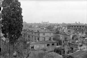 Rom. Stadtteilansicht gegen das Monumento Vittorio Emanuele II. (1927 vollendet)