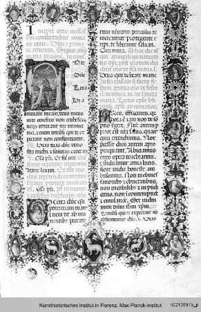 Missale Romanum : Buchseite mit Randbordüre, Text und historisierten Initialen A und E mit König David, der seine Seele Gottvater entgegenstreckt sowie Propheten