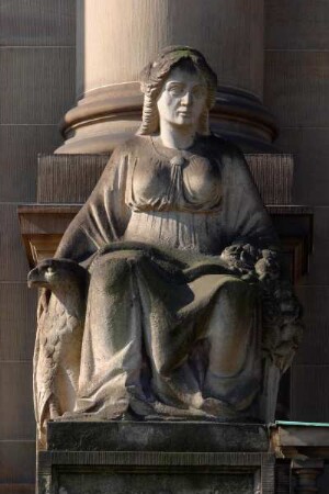 Deutschland. Nordrhein Westfalen. Bonn. Figur am Eingang Museum Alexander König. Zoologisches Forschungsinstitut