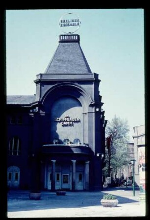 Schiffbauerdamm-Theater 23.4.61.
