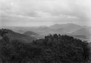 Hügellandschaft : Hügelige Landschaft in Brasilien.