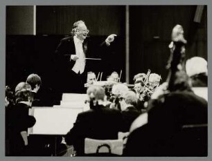 Siegfried Kurz : Portrait des Dirigenten Siegfried Kurz bei den Dresdner Musikfestspielen im Kulturpalast Dresden