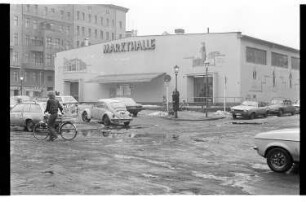 Kleinbildnegativ: Marheineke Markthalle, 1981