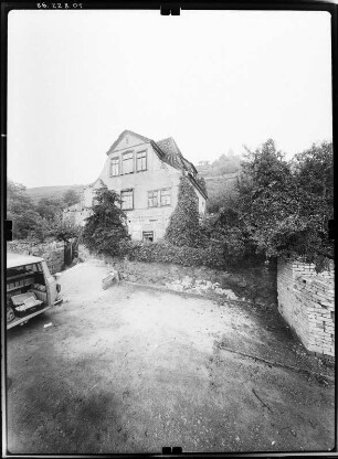 Radebeul, Am Jacobstein 40. Winzerhaus "Fliegenwedel" (17. Jh., Umbau 1750. Straßenansicht