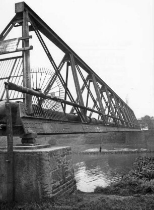 Rohrbrücke in Oberhausen über den Rhein-Herne-Kanal
