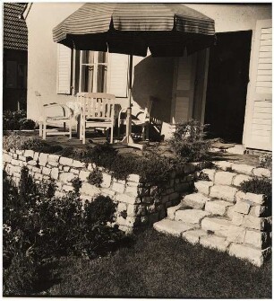 Garten Fröhlich, Kleinmachnow: Haus und Sitzplatz