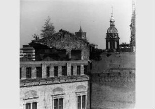 Blick auf die zerstörte Fassade des Neuen Museums