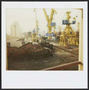 Kräne am Hafen von Casablanca