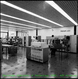 Computer Aided Laboratory Automation System (CALAS)-Anlage in der Abteilung Datenverarbeitung und Instrumentierung (ADI)