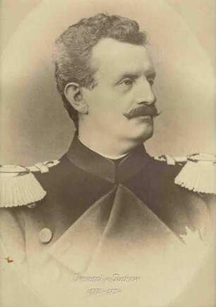 Albert von Suckow, Generalleutnant, Kriegsminister von 1870-1874 in Uniform und Orden, Brustbild in Halbprofil
