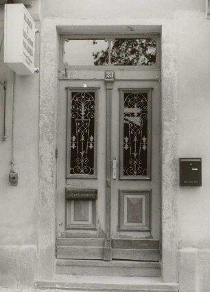 Markneukirchen, Wohnaus, Haustür : Markneukirchen (Vogtlandkreis), Wohnhaus mit Läden, Oberer Markt 23/Ecke Marktgäßchen, um 1850, Haustür