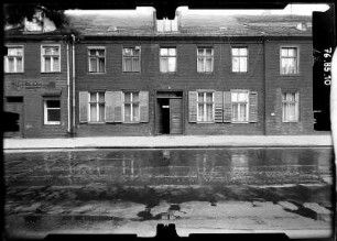 Potsdam, Gutenbergstraße. Wohnhaus (18. Jh.). Straßenfront
