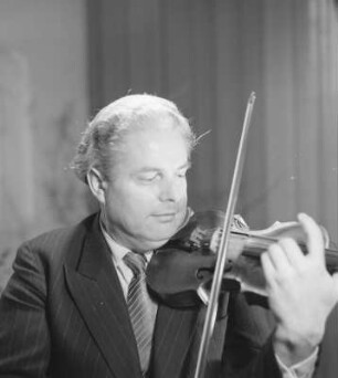 Porträt 1. Konzertmeister der Dresdner Staatskapelle, Prof. Erich Mühlbach