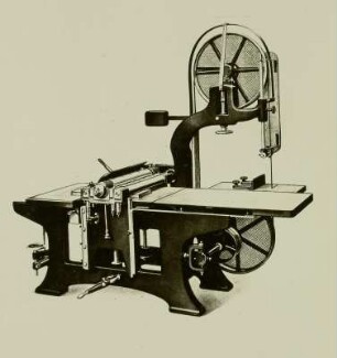 Universalholzbearbeitungsmaschine