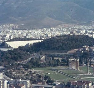 Athen. Tempel des Olympischen Zeus, Stadion. Blick von der Akropolis. Tempel des Olympischen Zeus, Stadion, Hymettos. I65