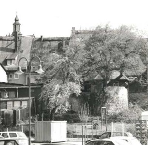 Colditz. Stadtmauer. Ansicht mit Rückfront des Marktes und Schalenturm (Markt 14)