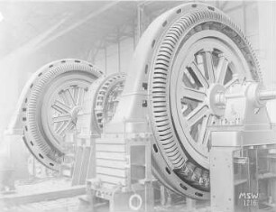 Drehstromgenerator für Wasserturbinenantrieb je 1150 kVA (Maffei-Schwartzkopff-Werke GmbH) : Technikgeschichte | Elektrotechnik | Erzeugung elektrischer Energien | Gleich- und Wechselstromgeneratoren, Turbogeneratoren